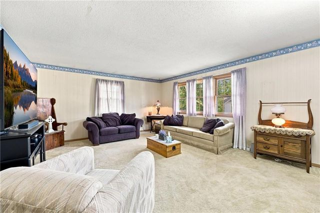 5207 Spring Avenue, Kansas City, MO 64133