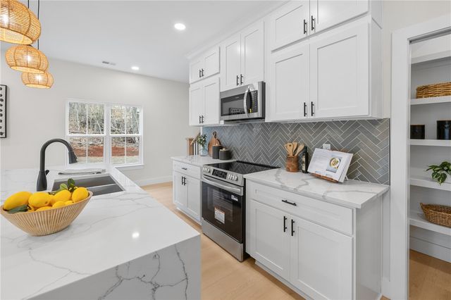 502 Point Road, Westminster, SC 29693
