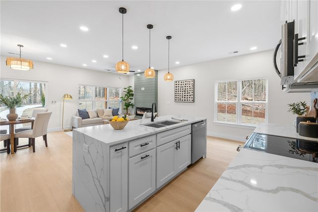 502 Point Road, Westminster, SC 29693