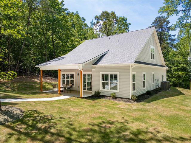 502 Point Road, Westminster, SC 29693