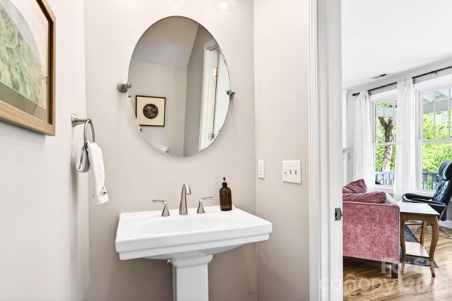 26 Macdougall Lane, Weaverville, NC 28787
