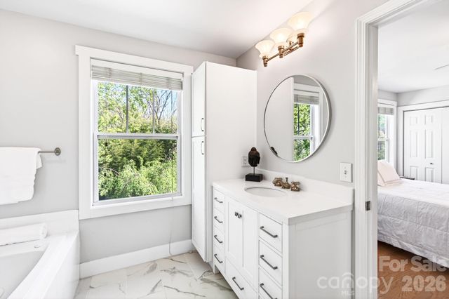 26 Macdougall Lane, Weaverville, NC 28787