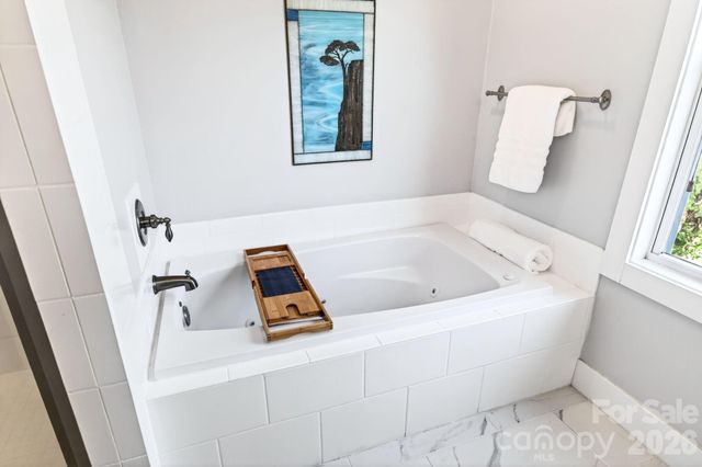 26 Macdougall Lane, Weaverville, NC 28787