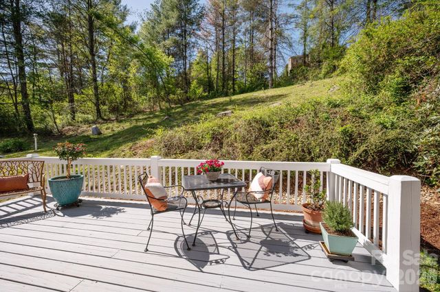 26 Macdougall Lane, Weaverville, NC 28787