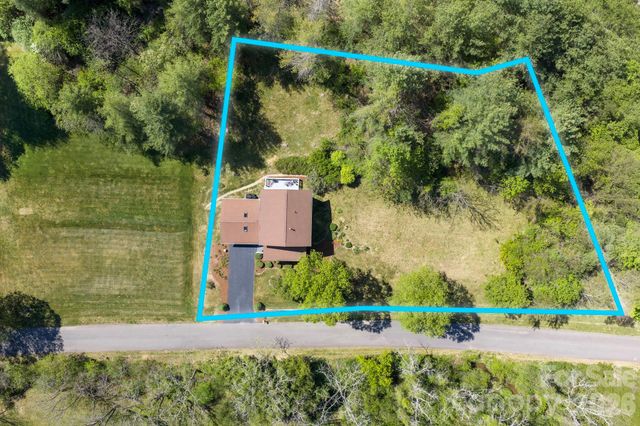 26 Macdougall Lane, Weaverville, NC 28787