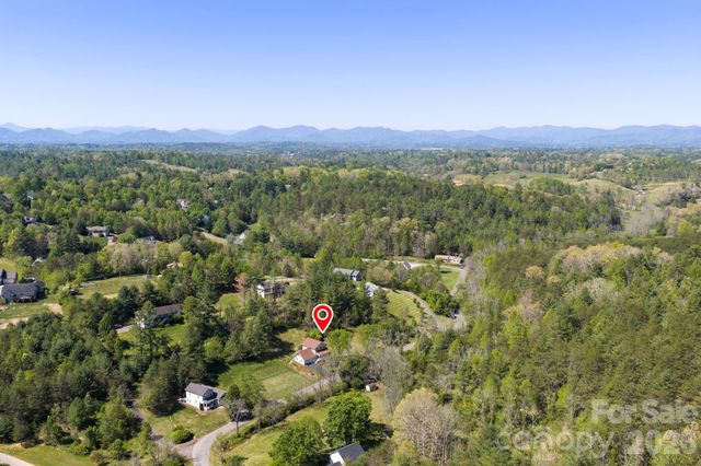 26 Macdougall Lane, Weaverville, NC 28787