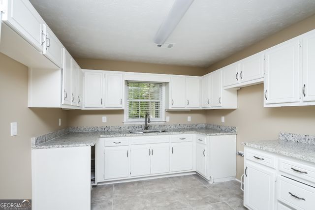 606 Hamlet Court SE, Conyers, GA 30094