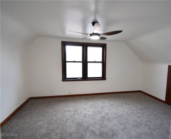 221 Kenmore Avenue SE, Warren, OH 44483