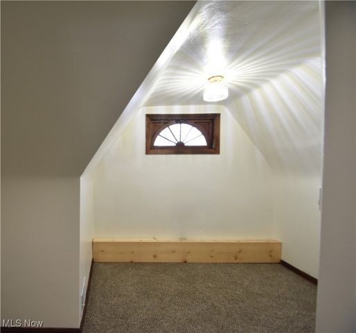 221 Kenmore Avenue SE, Warren, OH 44483