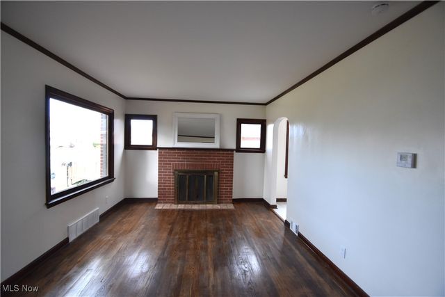 221 Kenmore Avenue SE, Warren, OH 44483