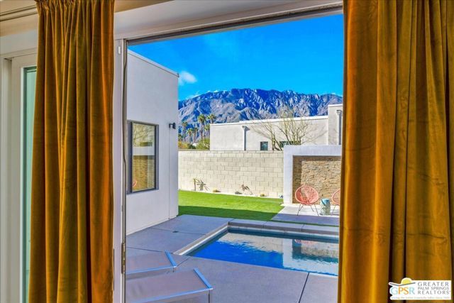 841 Fountain Drive, Palm Springs, CA 92262