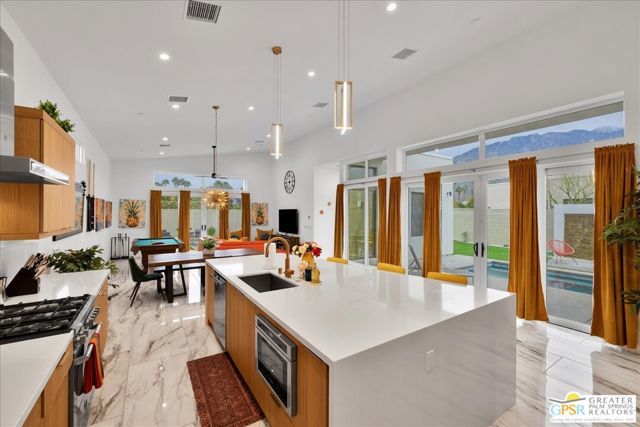 841 Fountain Drive, Palm Springs, CA 92262