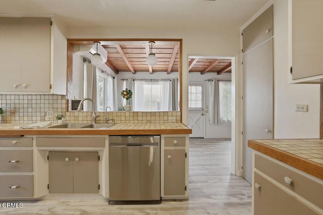 78 W Loop Drive, Camarillo, CA 93010