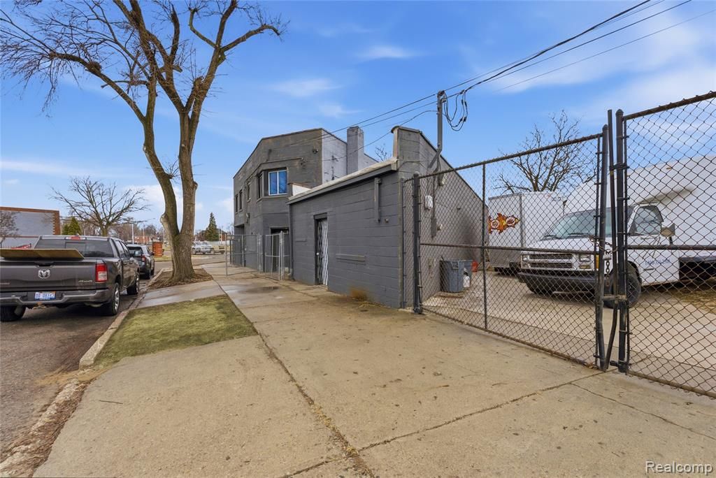 16676 James Couzens Freeway, Detroit, MI 48221