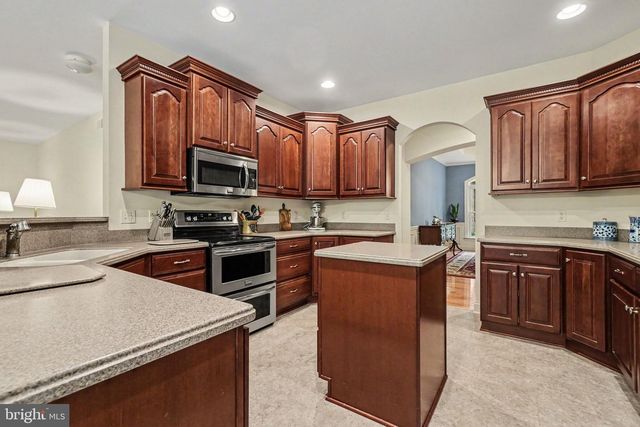 1145 KUHN ROAD, Boiling Springs, PA 17007