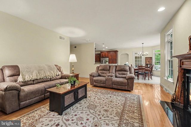 1145 KUHN ROAD, Boiling Springs, PA 17007