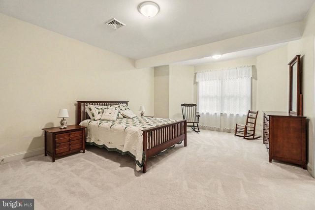 1145 KUHN ROAD, Boiling Springs, PA 17007