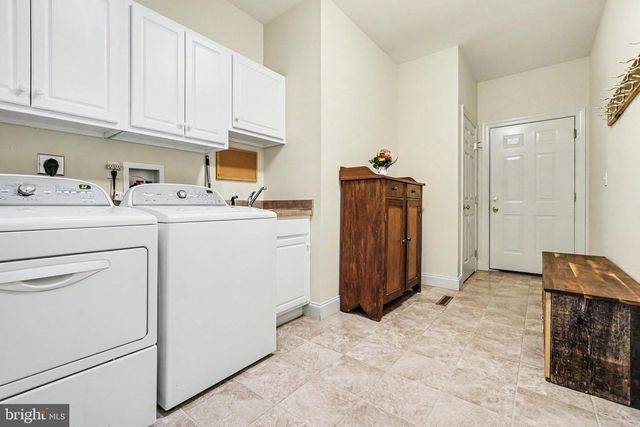 1145 KUHN ROAD, Boiling Springs, PA 17007