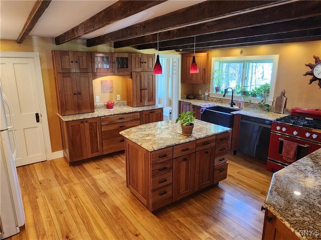 2746 East Lake Road, Skaneateles, NY 13152