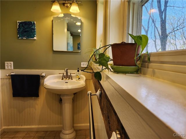 2746 East Lake Road, Skaneateles, NY 13152
