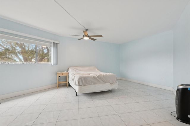 850 SW 138th Ave 208D, Pembroke Pines, FL 33027