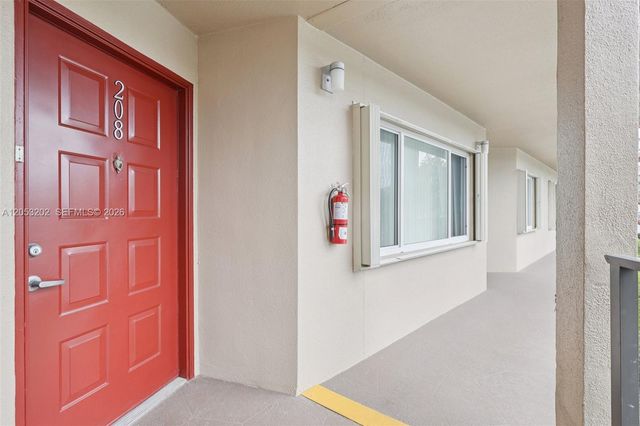 850 SW 138th Ave 208D, Pembroke Pines, FL 33027