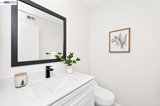 3048 Badger Dr, Pleasanton, CA 94566