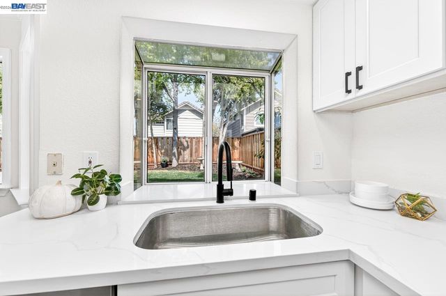 3048 Badger Dr, Pleasanton, CA 94566