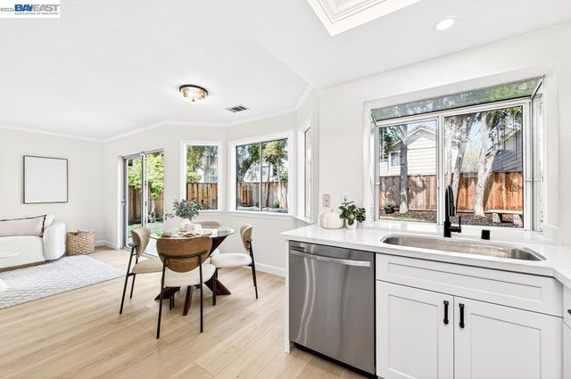 3048 Badger Dr, Pleasanton, CA 94566