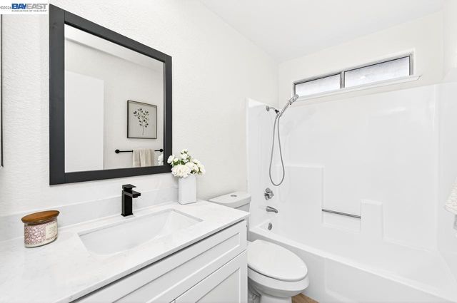 3048 Badger Dr, Pleasanton, CA 94566