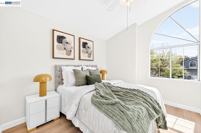 3048 Badger Dr, Pleasanton, CA 94566