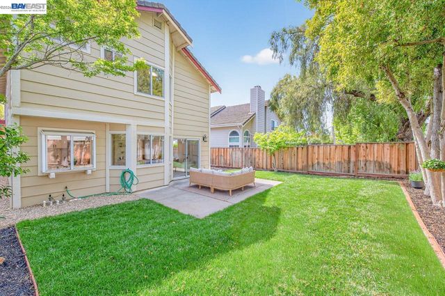 3048 Badger Dr, Pleasanton, CA 94566