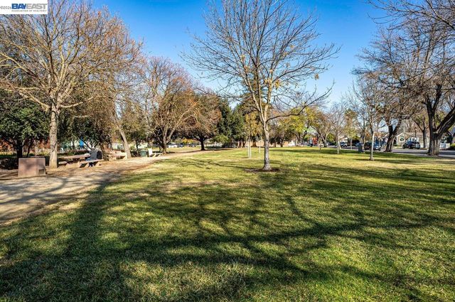 3048 Badger Dr, Pleasanton, CA 94566