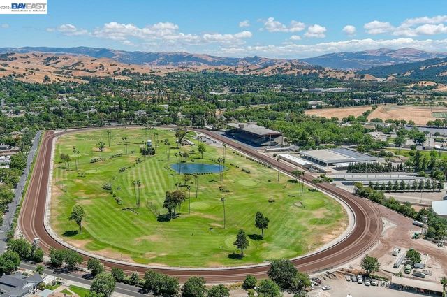 3048 Badger Dr, Pleasanton, CA 94566