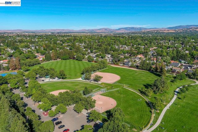 3048 Badger Dr, Pleasanton, CA 94566