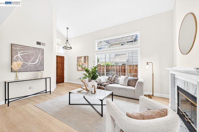 3048 Badger Dr, Pleasanton, CA 94566