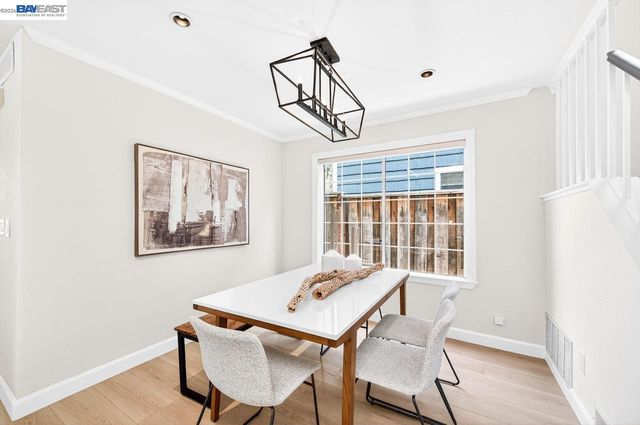 3048 Badger Dr, Pleasanton, CA 94566