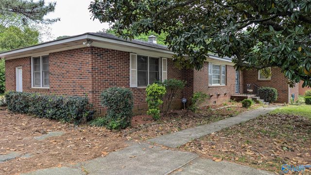 1002 Speake Road NW, Huntsville, AL 35816