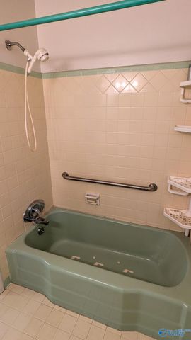 1002 Speake Road NW, Huntsville, AL 35816