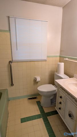 1002 Speake Road NW, Huntsville, AL 35816