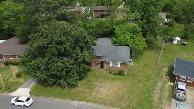 1002 Speake Road NW, Huntsville, AL 35816