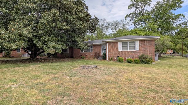 1002 Speake Road NW, Huntsville, AL 35816