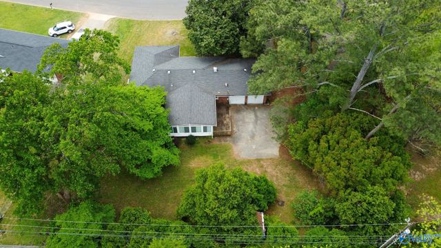 1002 Speake Road NW, Huntsville, AL 35816