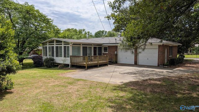 1002 Speake Road NW, Huntsville, AL 35816