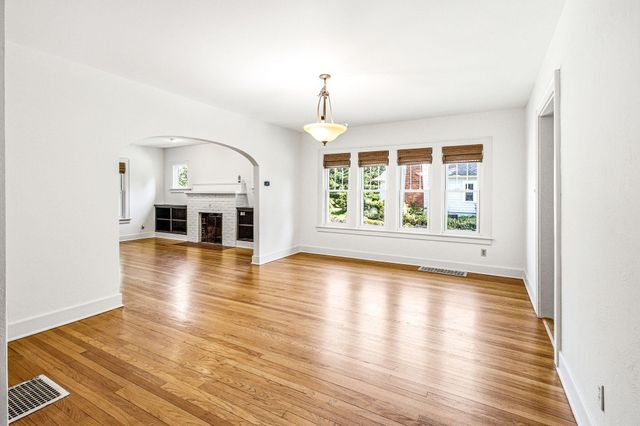 2501 Lakeview Avenue, St. Joseph, MI 49085