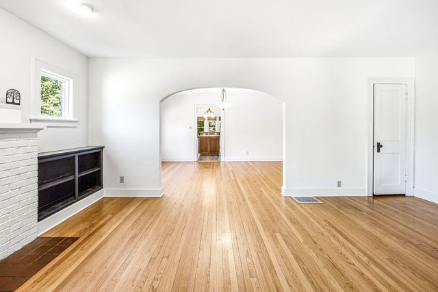 2501 Lakeview Avenue, St. Joseph, MI 49085
