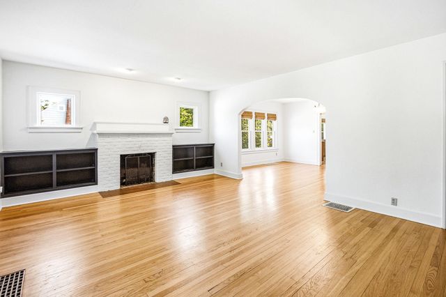 2501 Lakeview Avenue, St. Joseph, MI 49085