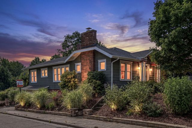 2501 Lakeview Avenue, St. Joseph, MI 49085