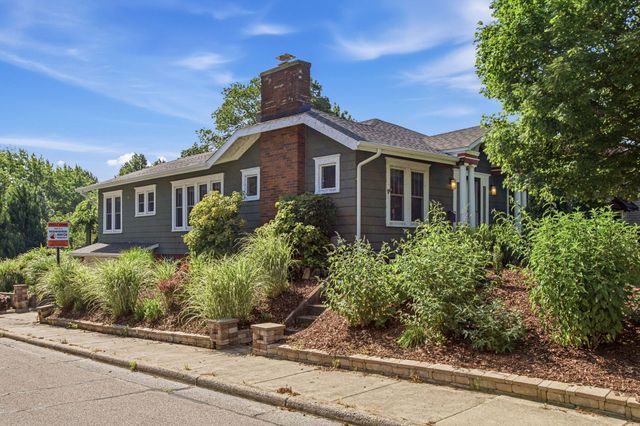 2501 Lakeview Avenue, St. Joseph, MI 49085