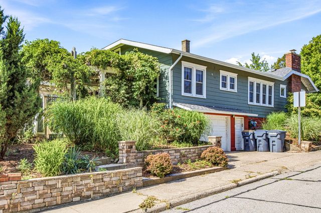 2501 Lakeview Avenue, St. Joseph, MI 49085